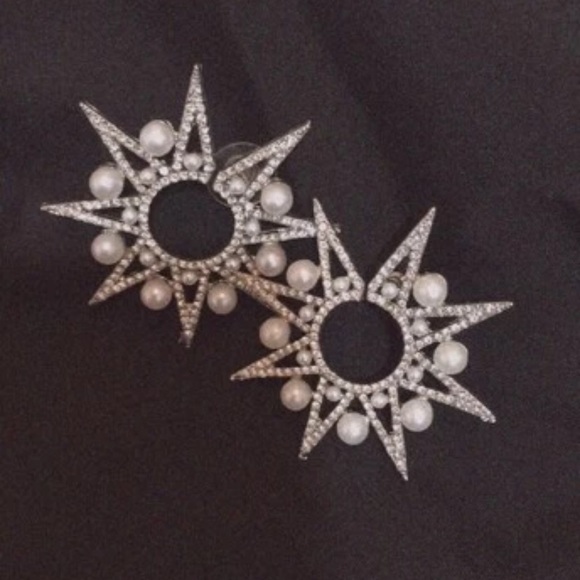 LAST! Sunburst silver hoops w/ pearl accents stud - Picture 4 of 6